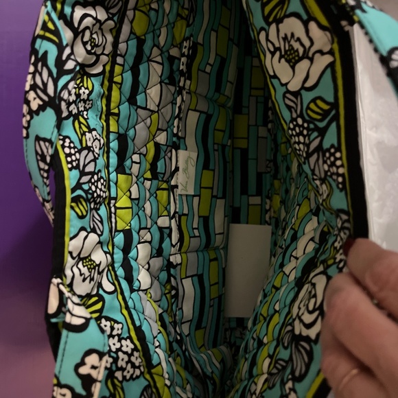 New Vera Bradley - Picture 3 of 3